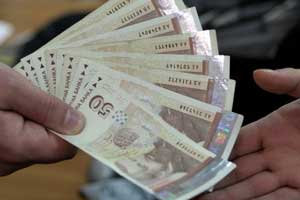 В Болгарии подняли уровень минимальной оплаты труда