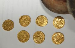 Археологи нашли в Болгарии византийские золотые монеты VI века