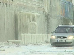 Снегопад в Болгарии вызвал транспортный коллапс и оставил без света запад страны